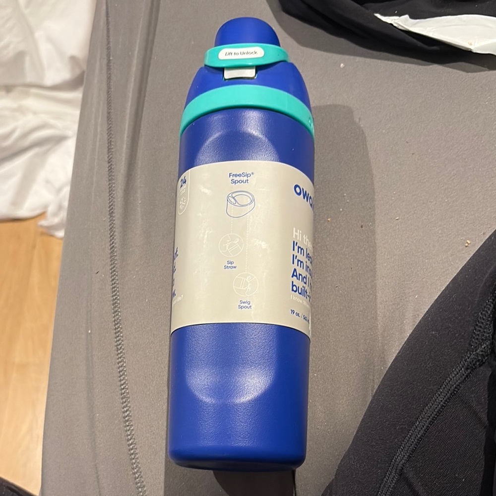 Owala 24oz Water Bottle smooshed blueberry